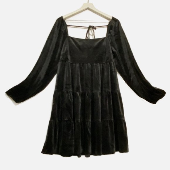Lucy Paris Melissa Black Velvet Tiered Babydoll Dress - Picture 5 of 16